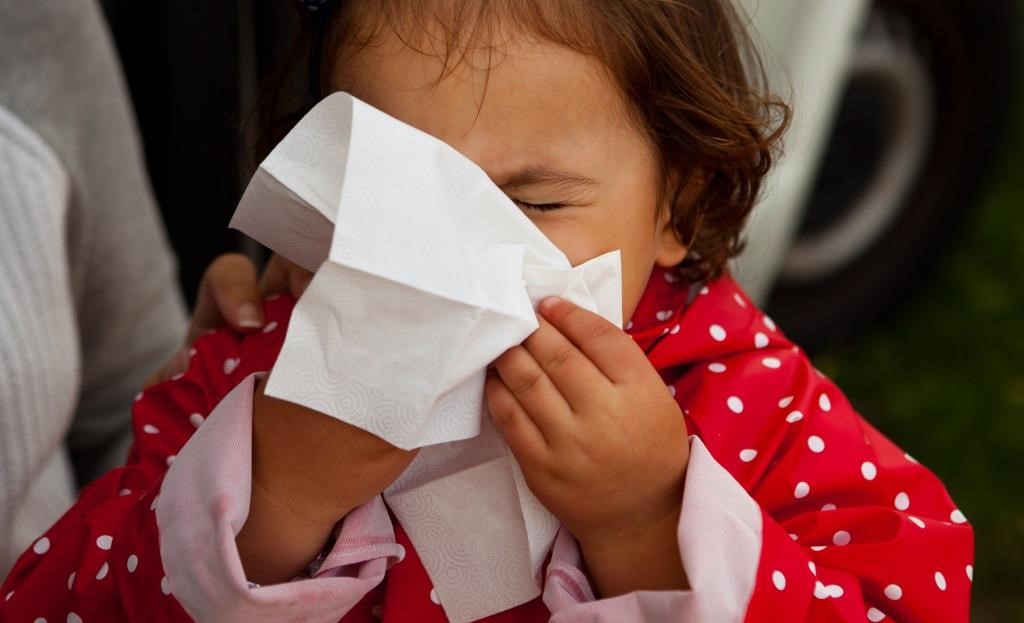 Jak nauczyć dziecko wydmuchiwać nos?