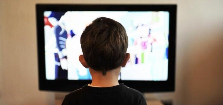 Oglądanie telewizji – czy może prowadzić do uzależnienia?